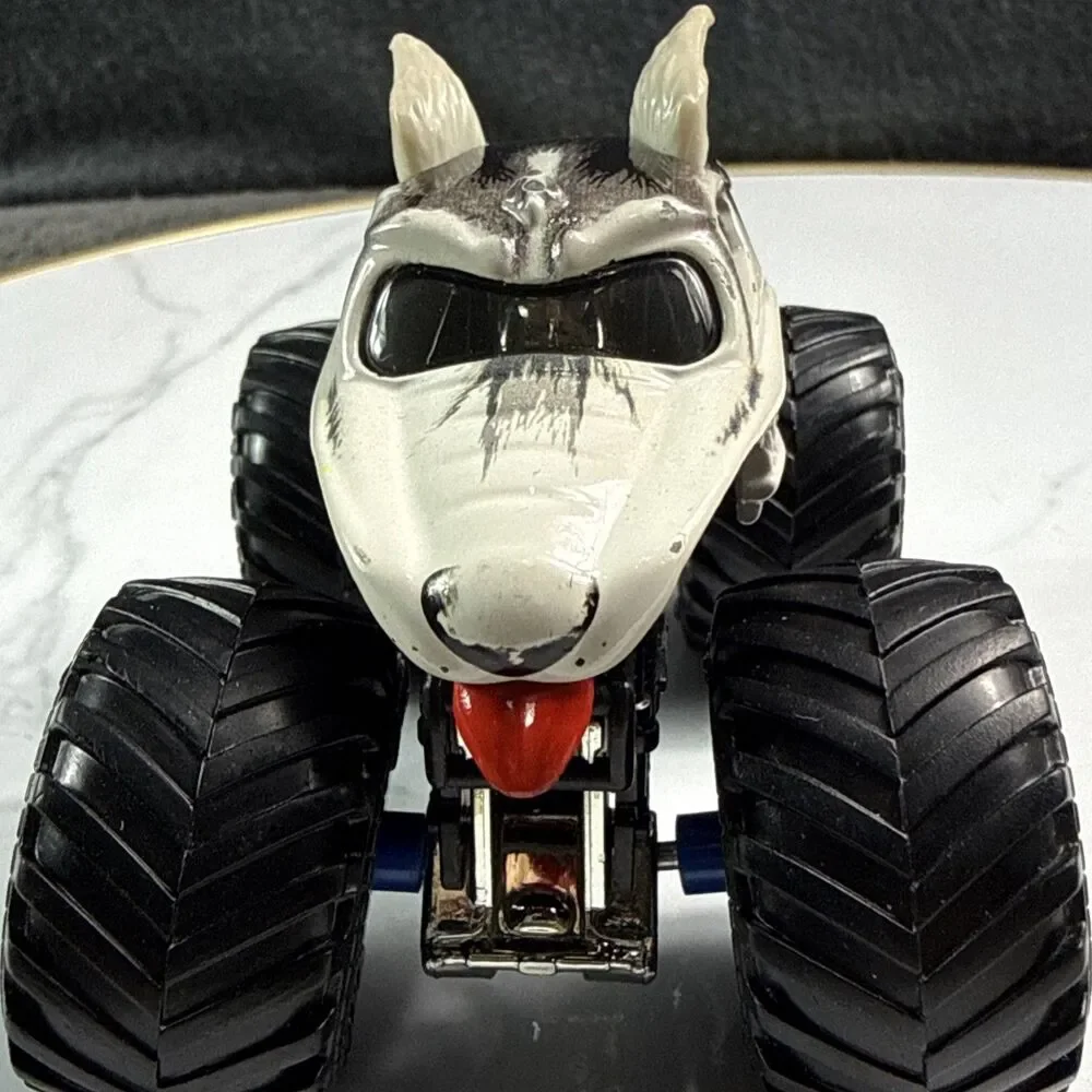 Hot Wheels Monster Jam Monster Mutt Dalmatian Truck 1/64 Diecast White EUC